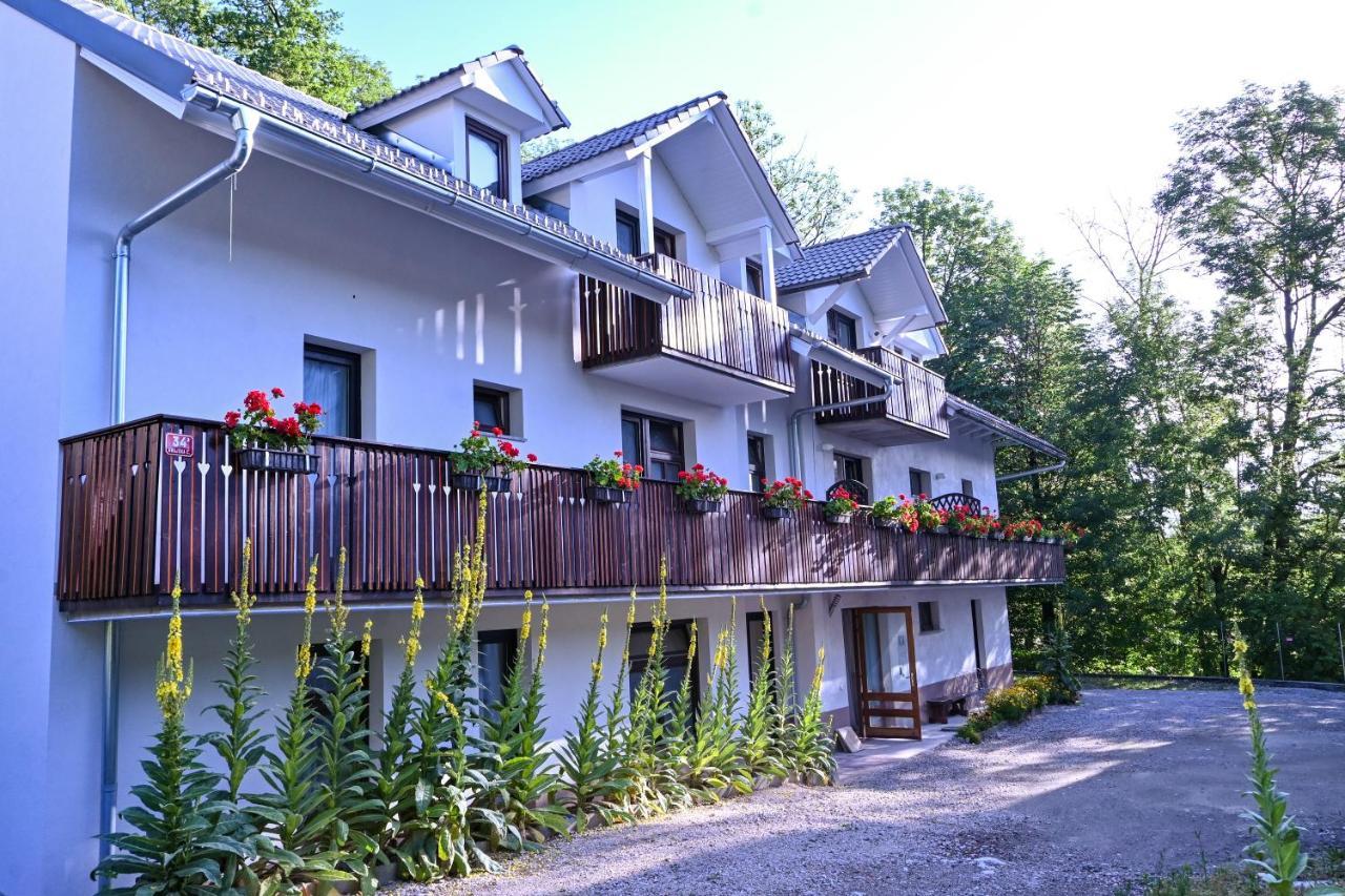 Sobe Grajska Apartment Bled Bagian luar foto